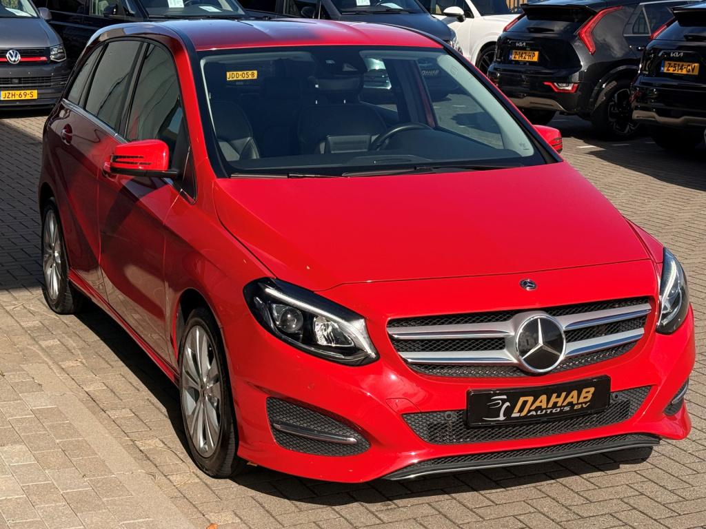 Mercedes-Benz B-Klasse b180 | navi | half leder | stoelverwarming | trekhaa