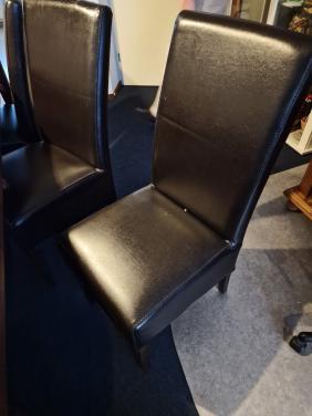 6 persoons tafel met stoelen