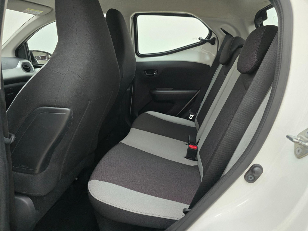 Toyota Aygo occasion 1.0 vvt-i x-play met parkeercamera | tweedehands toyot