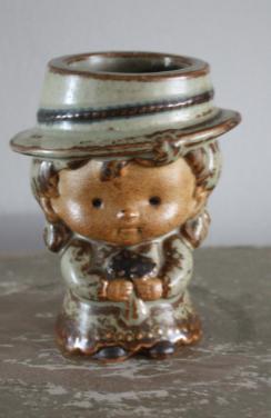 Stenen theelichthouder meisje