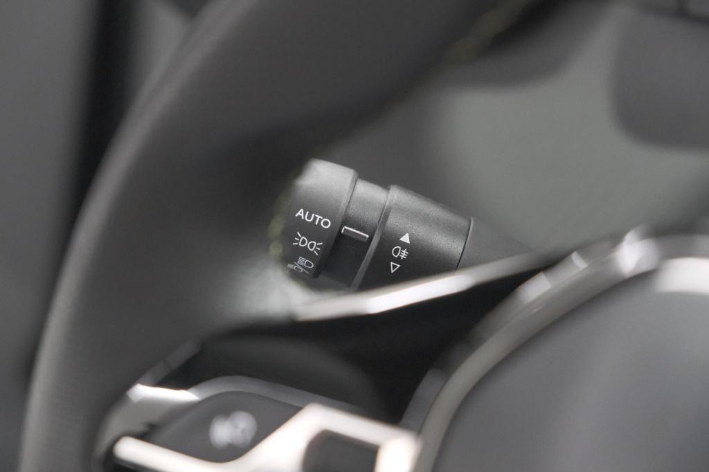 Peugeot E-2008 ev gt 50 kwh | 11 kw laadfunctie | 360 camera | dodehoekdete