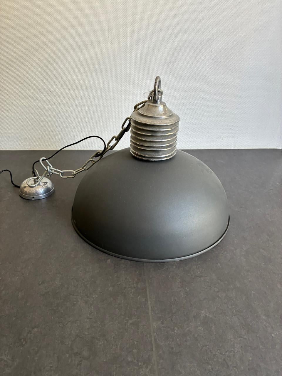 Industriële metalen hanglamp