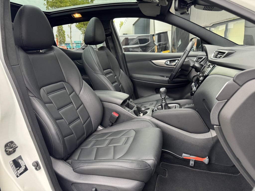 Nissan Qashqai 1.3 dig-t tekna + | trekhaak | panoramadak | nappa leder | a