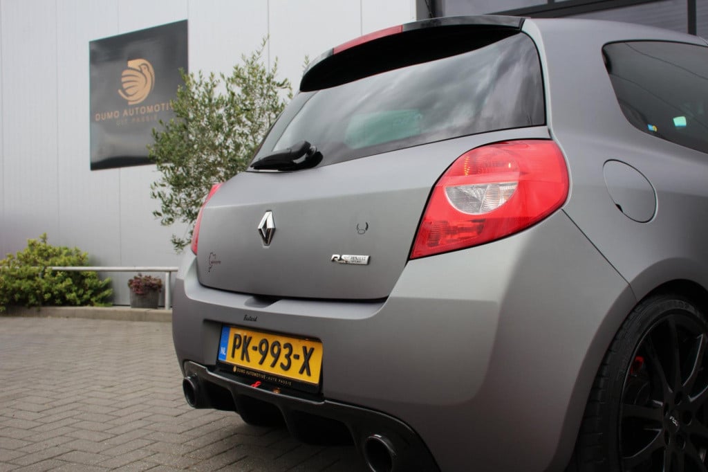 Renault Clio 2.0 rs - ange et demon 99/99 - akrapovic - recaro - shortshift