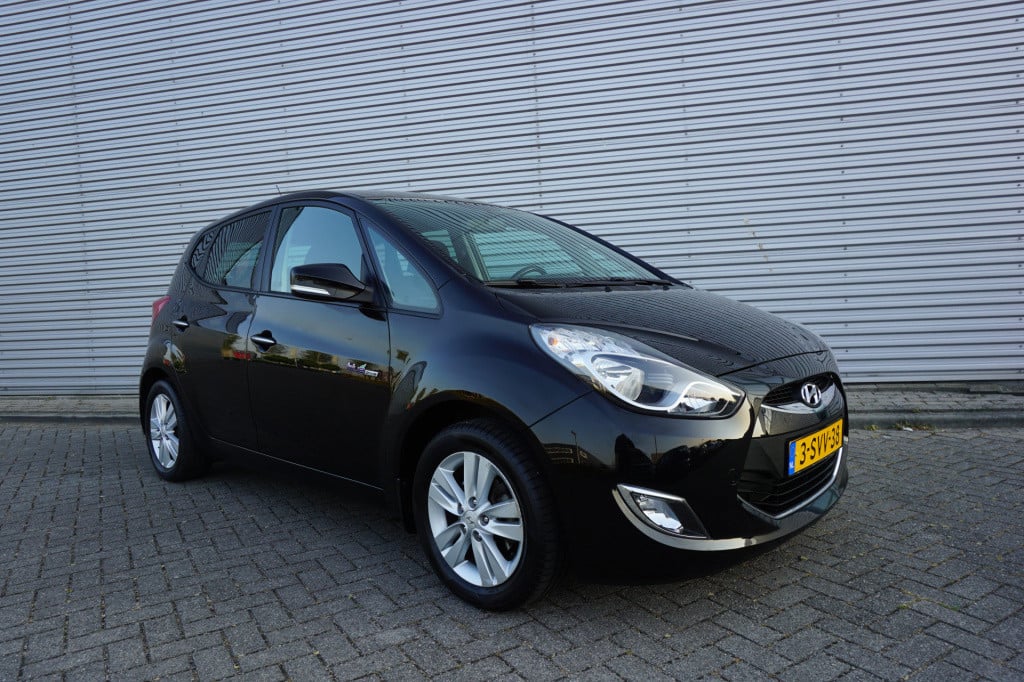 Hyundai Ix20 1.4i i-magine airco / navi / camera / cruise / trekhaak / park