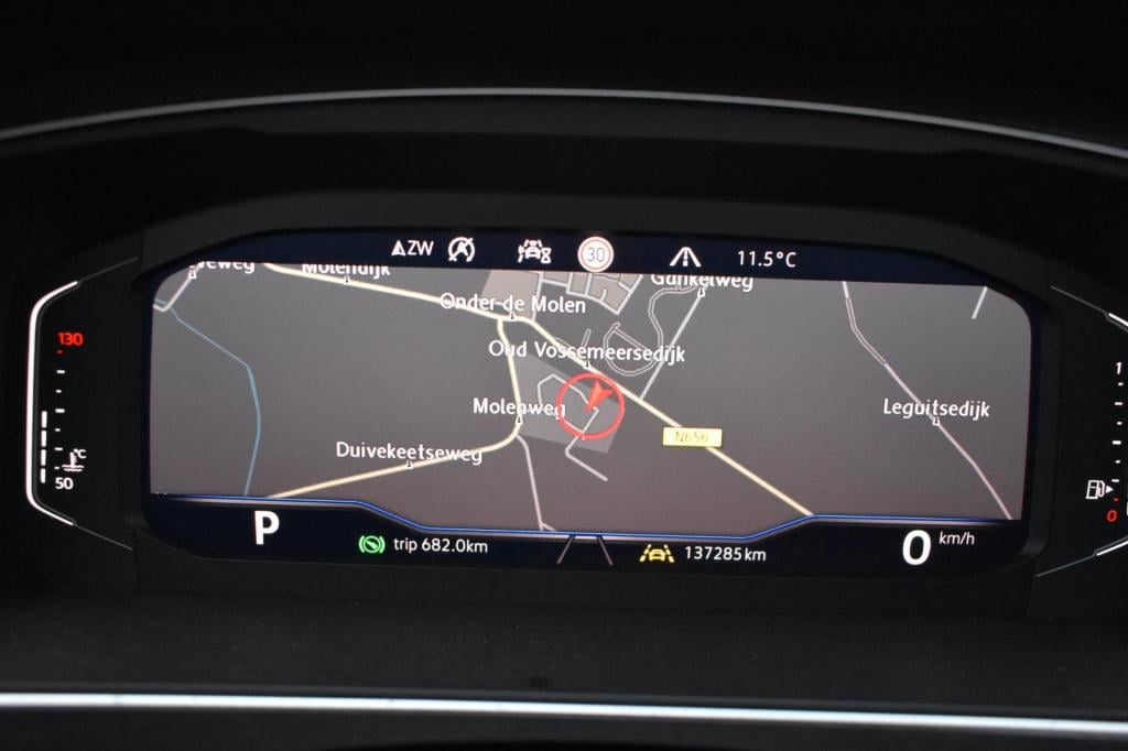 Volkswagen Tiguan 1.5 tsi act r-line | trekhaak | camera | dealer onderhoud