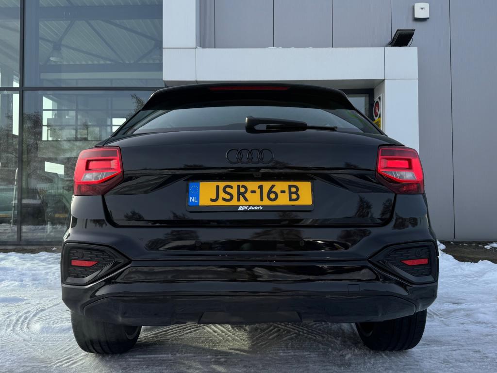 Audi Q2 1.5 tfsi *s edition . virtual * camera * black pack