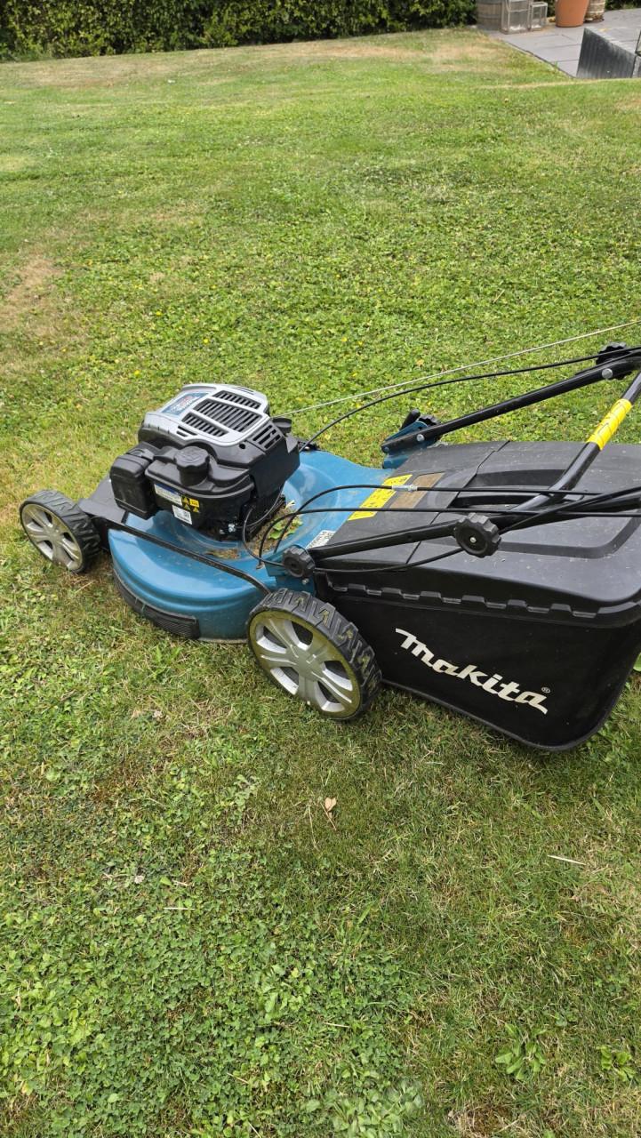 Te koop: motor grasmaaier