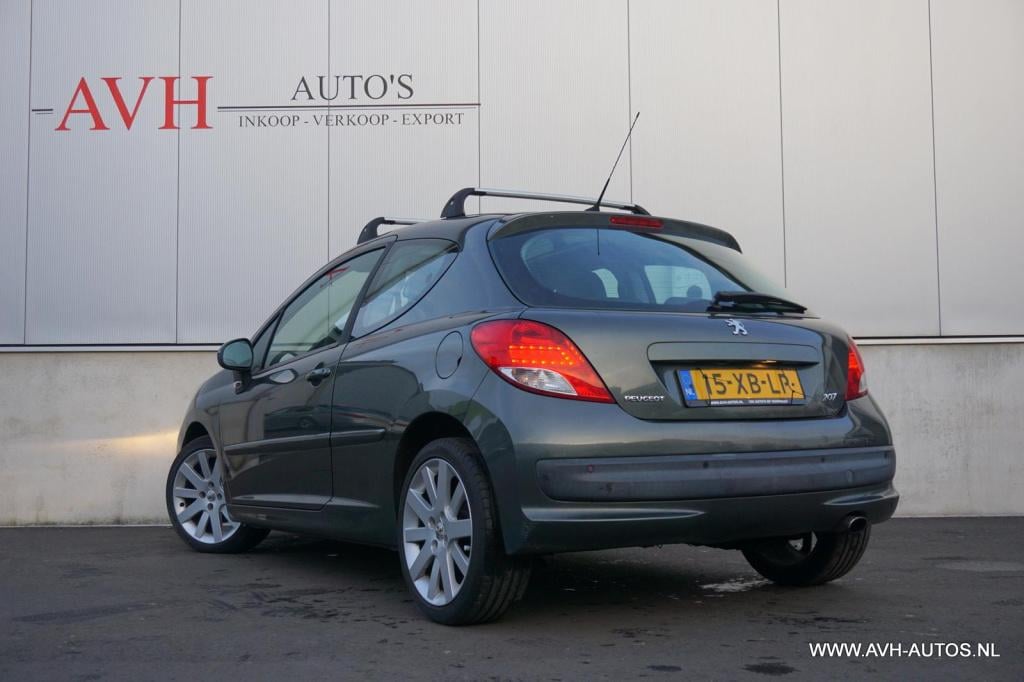 Peugeot 207 1.6-16v t féline