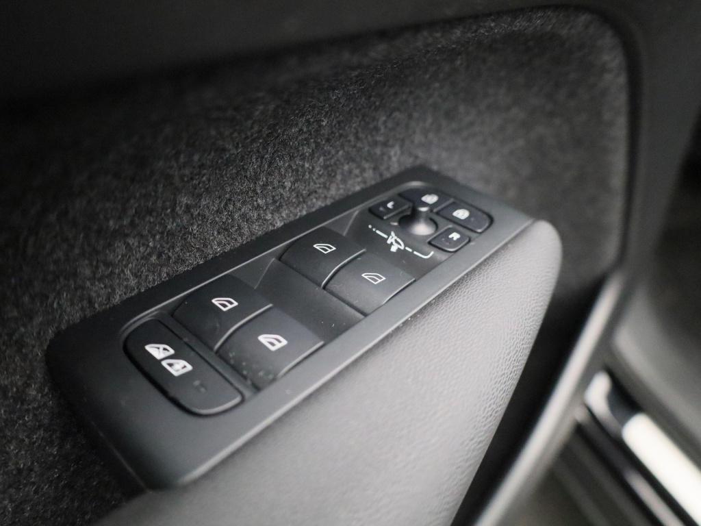 Volvo XC40 recharge core | automaat | apple carplay / android auto | virtua
