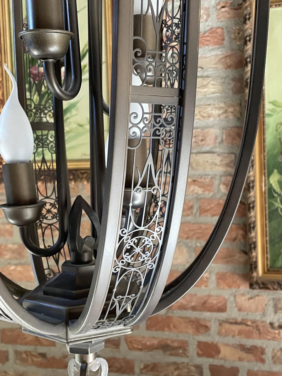 Mooie hanglamp voor in een kasteel of landhuis