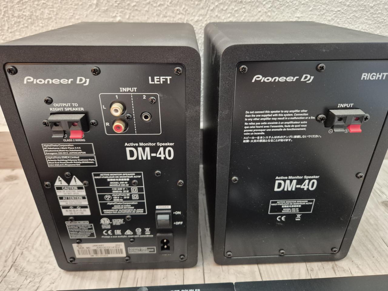 Pioneer DJ mengtafel + luidsprekers
