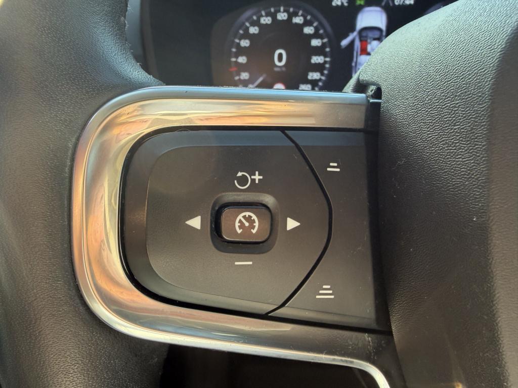 Volvo XC40 1.5 t4 recharge inscription expression
