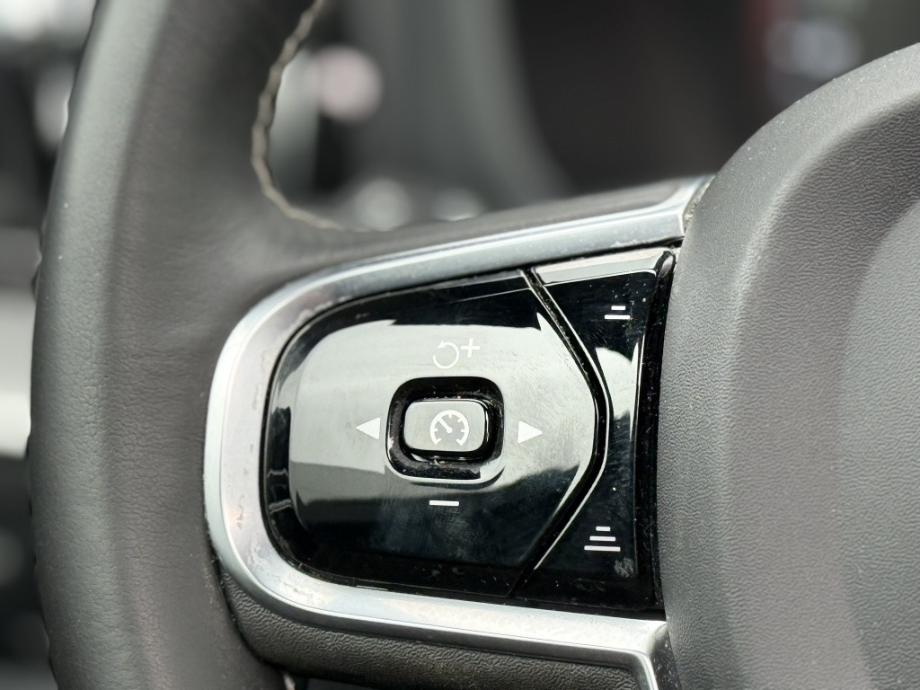Volvo XC60 t8 390pk recharge r-design| panodak| adap.cruise| 360camera| led