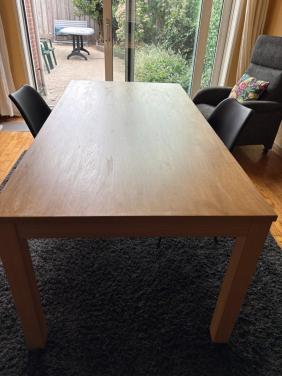 KOOPJE! Grote eetkamertafel 180 cm lang als nieuw