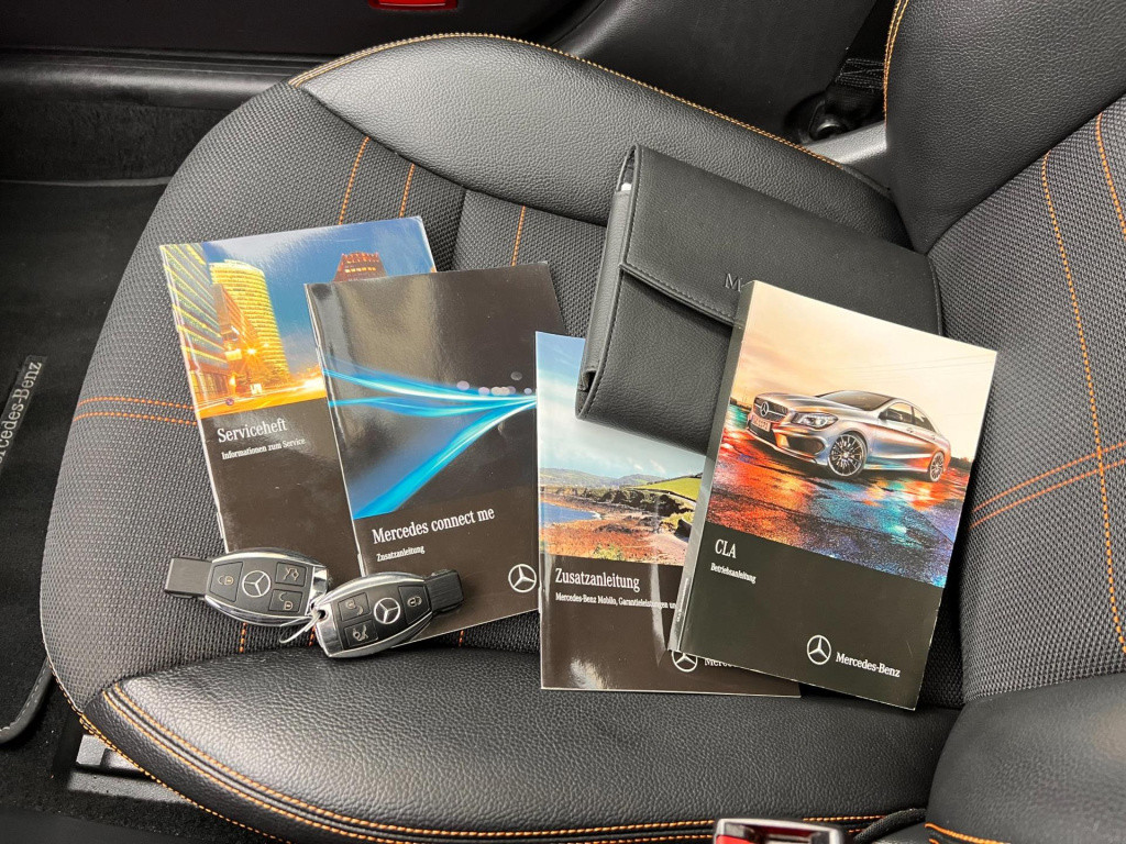 Mercedes-Benz Cla 180 business solution amg