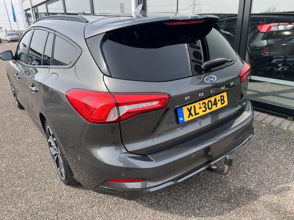 Ford Focus wagon 1.0 ecoboost 125pk st-line x , trekhaak , winterpakket