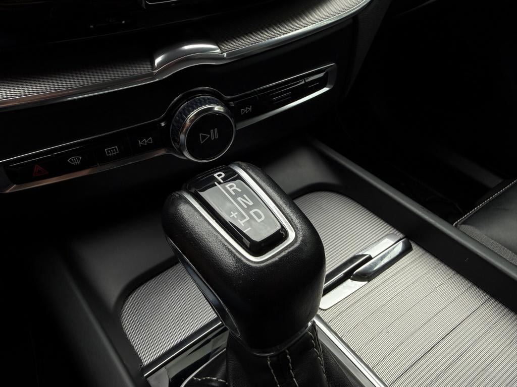 Volvo XC60 2.0 t4 r-design - liefhebbersauto! -