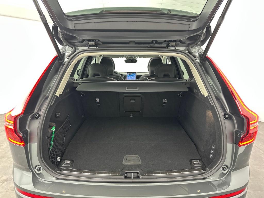 Volvo XC60 t6 398pk recharge ultra dark|