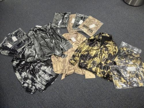 Partij van 15 nieuwe blouses