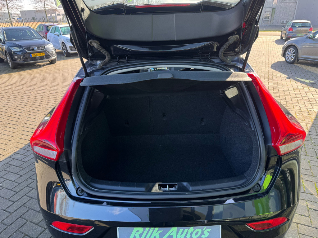 Volvo V40 2.0 t2 you! * cruise control * stoelverwarming * navigatie