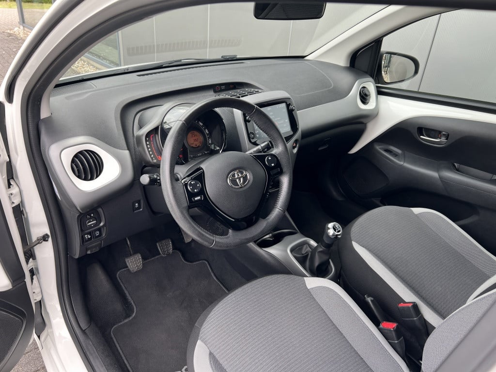 Toyota Aygo 1.0 vvt-i x-play