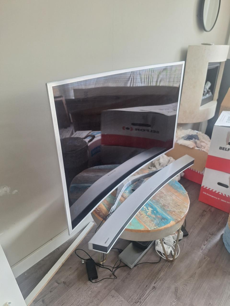 Samsung curved tv met curved sounsbar