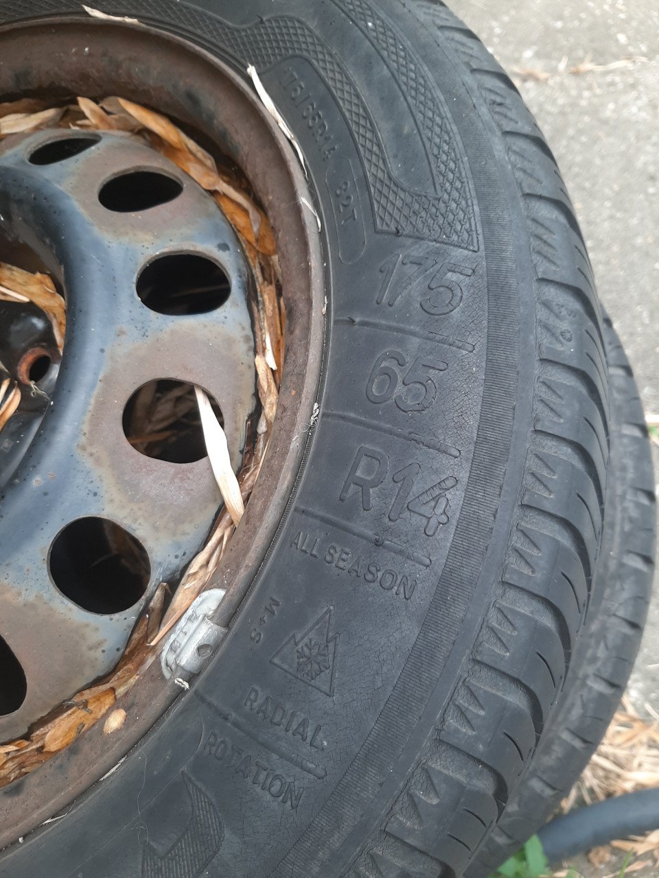 Oude auto banden