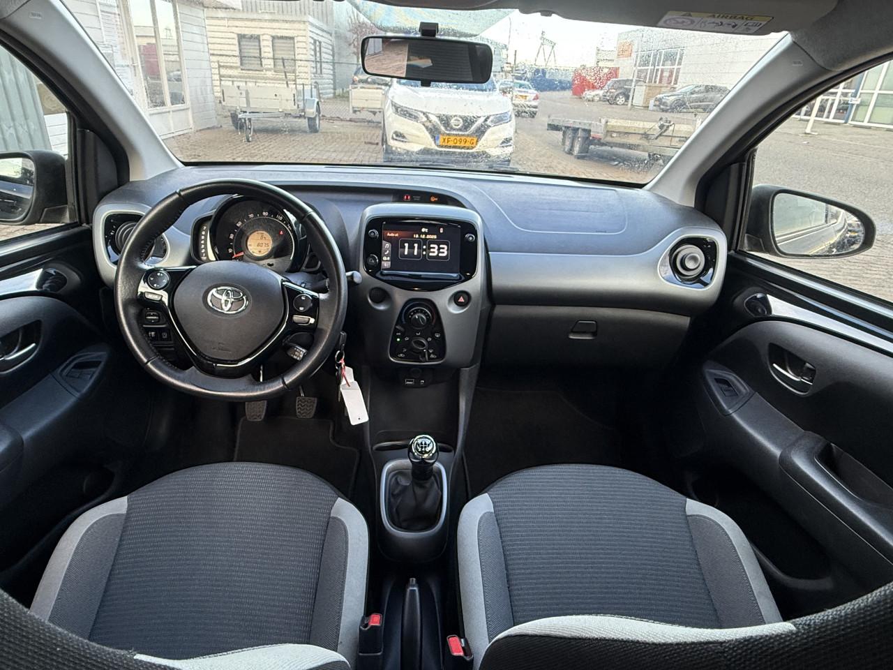 Toyota Aygo - 1.0 VVT-i x-play |Camera|Airco|12 Maanden Bovag Garantie