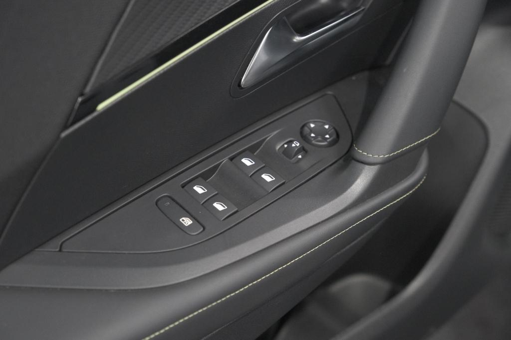 Peugeot 2008 puretech 130 eat8 gt | 360 camera | adaptieve cruise control |