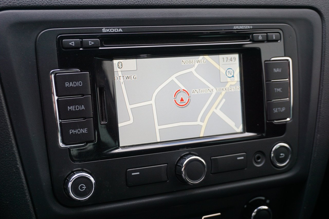 Skoda Rapid, 1.2 TSI Greentech Elegance Businessline / Climate / Navi /