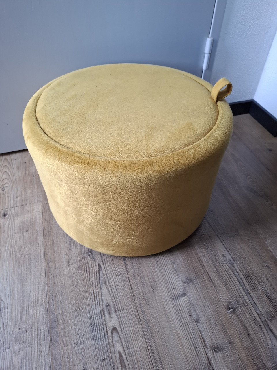 Vintage poef okergeel