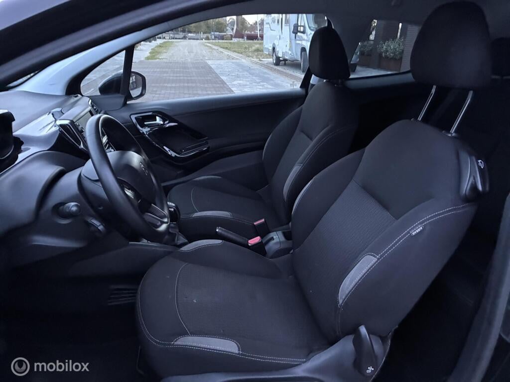 Peugeot 208, 1.2 PureTech Active km145.455 Nap Bj2015