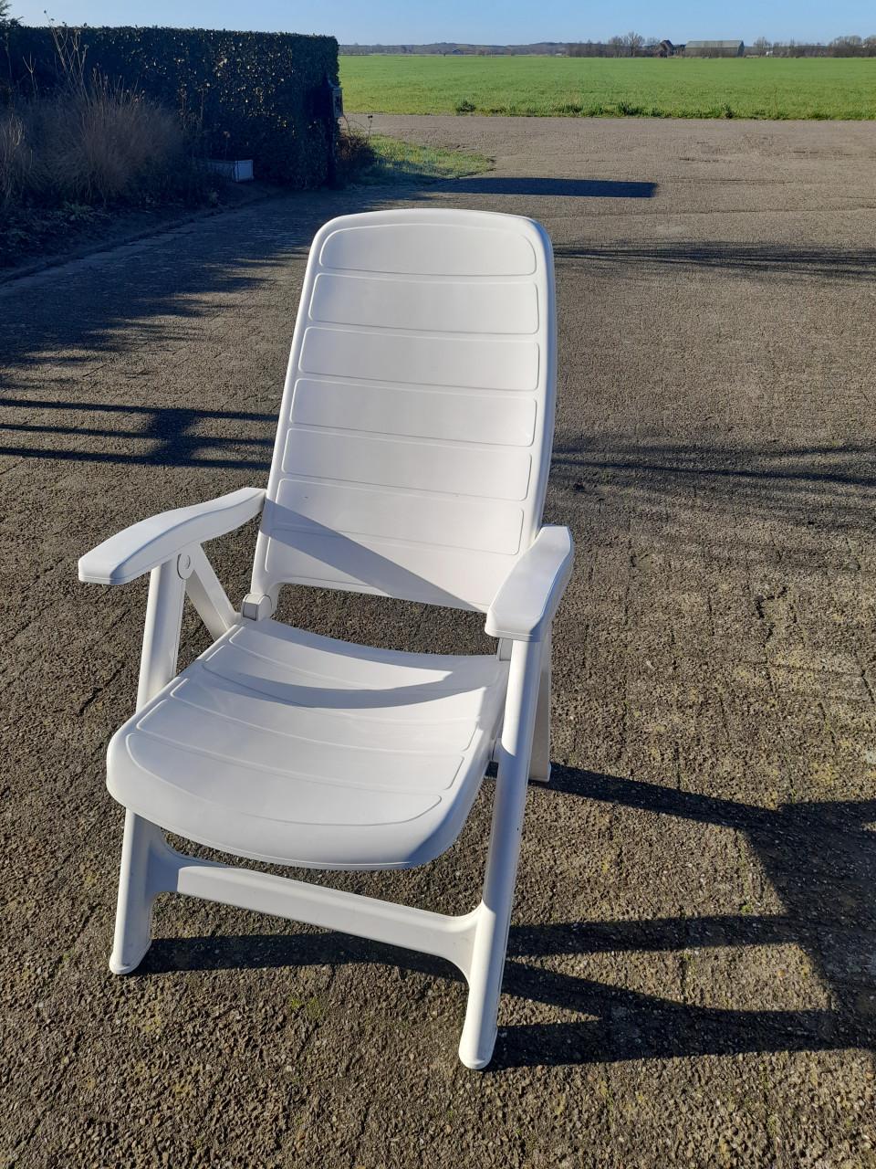 Verstelbare witte tuinstoel (flair)