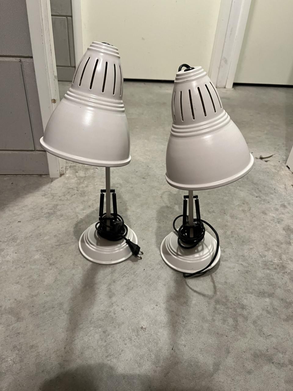 Twee identieke schaarlampen h60 cm als nieuw Nwprijs 49,90