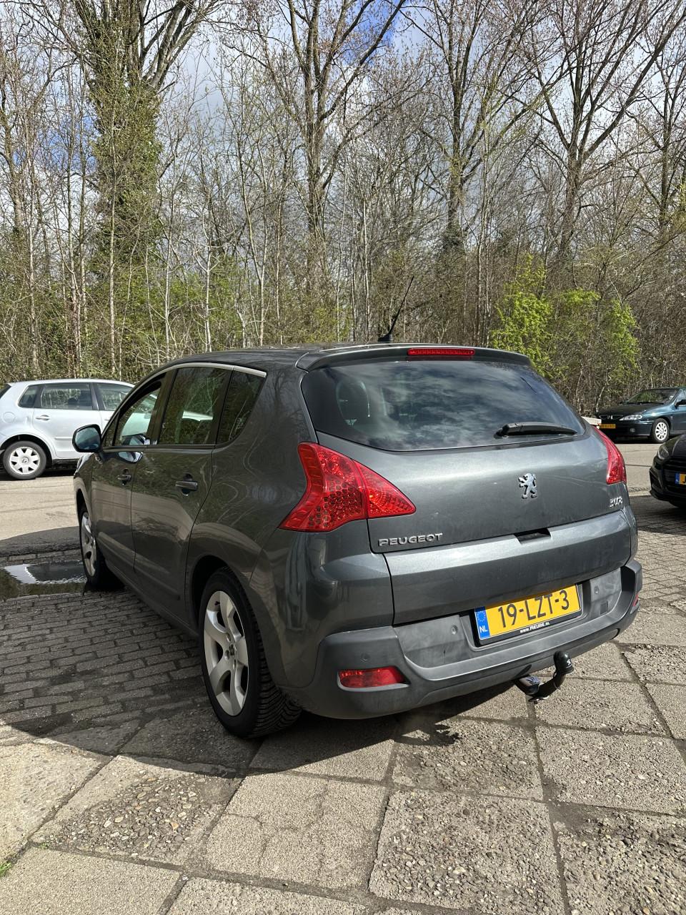 Peugeot 3008 1.6i airco, pano, cruise, parkeersensoren, 136.dkm