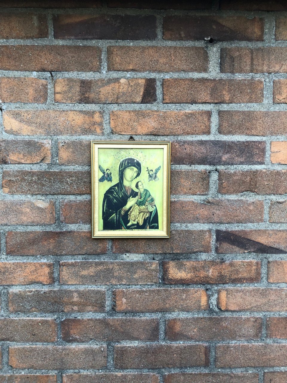 Mooie religieuze prent ingelijst achter glas afm 20 x 16 cm.
