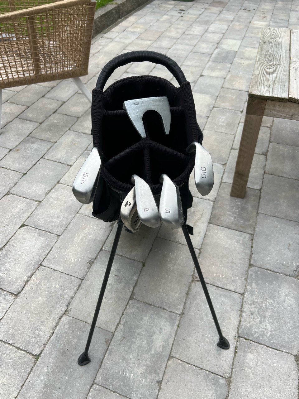 Inesis golf tas met bijbehorende clubs