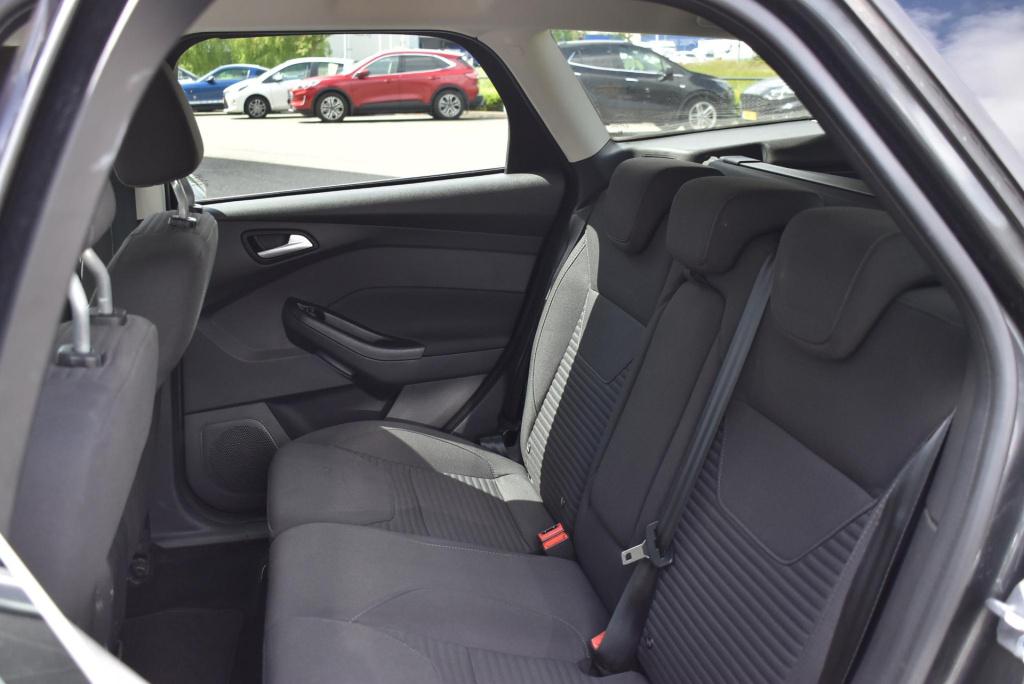 Ford Focus wagon 1.0 titanium edition | wegklapbare trekhaak | climate cont