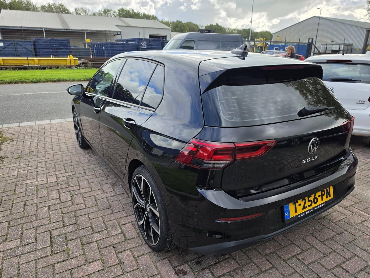 TE KOOP – VOLKSWAGEN GOLF 8 1.5 TSI R-LINE