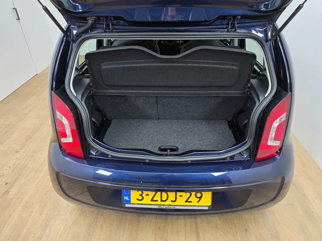 Volkswagen UP! occasion 1.0 move up! bluemotion zeer zuinig en 5 deurs | tw