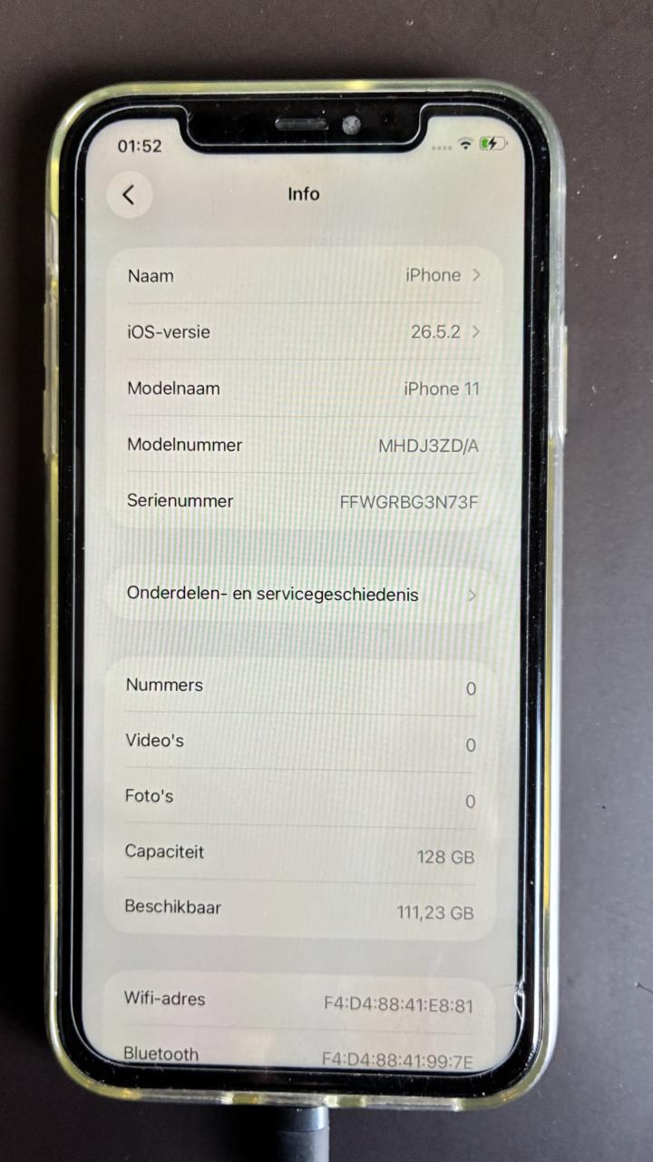 IPhone 11 - 128 Gb-86%-Wit-Scherm vernieuwd maar met krassen