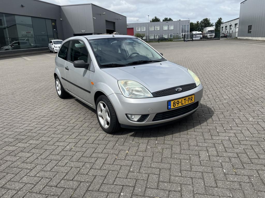Ford Fiesta 1.4-16v trend 84 dkm met 1 jaar apk