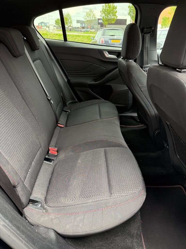 Ford Focus 1.0 ecoboost st line business