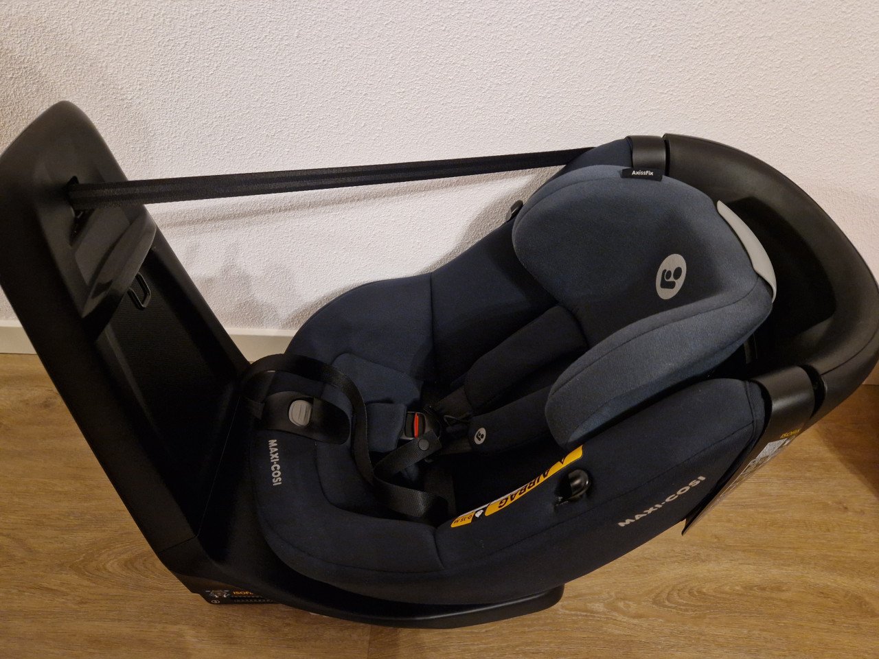 Maxi Cosi Axxisfix I-size 2024. Draaibare autostoel.