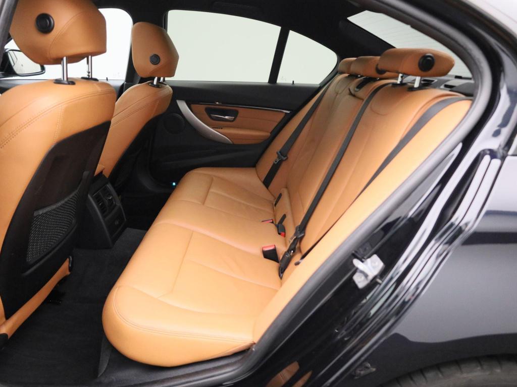 BMW 3-serie 320i m sport edition | automaat | sportonderstel | lmv | schuif