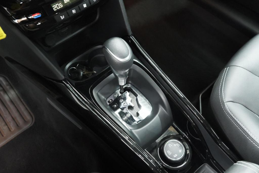 Peugeot 2008 puretech 110 eat6 allure | trekhaak | apple carplay | parkeers