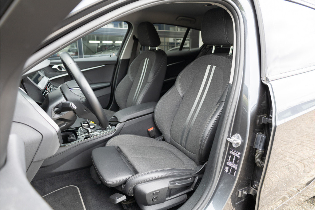 BMW 1 Serie 118i sport line business edition ✅shadowline✅nav✅getint glas