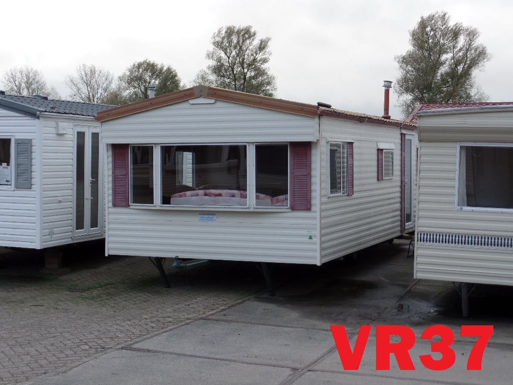 Goed onderhouden Arronbrook stacaravans met gezellig interieur en 2 slk