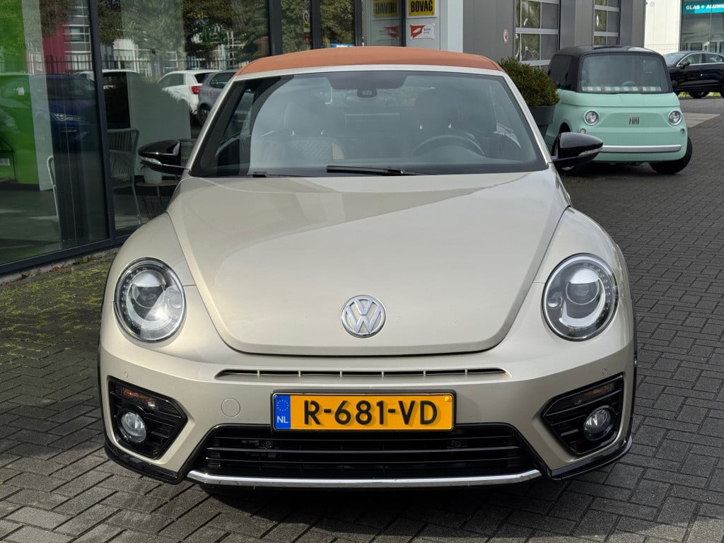 Volkswagen New Beetle cabriolet 2.0 tdi r-line * led * camera * 20 inch